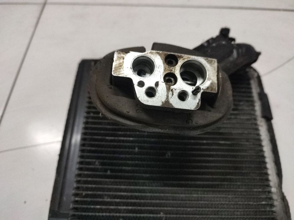 Volkswagen Passat 2006 Oro Kondicionieriaus radiatorius - Thumbnail 2