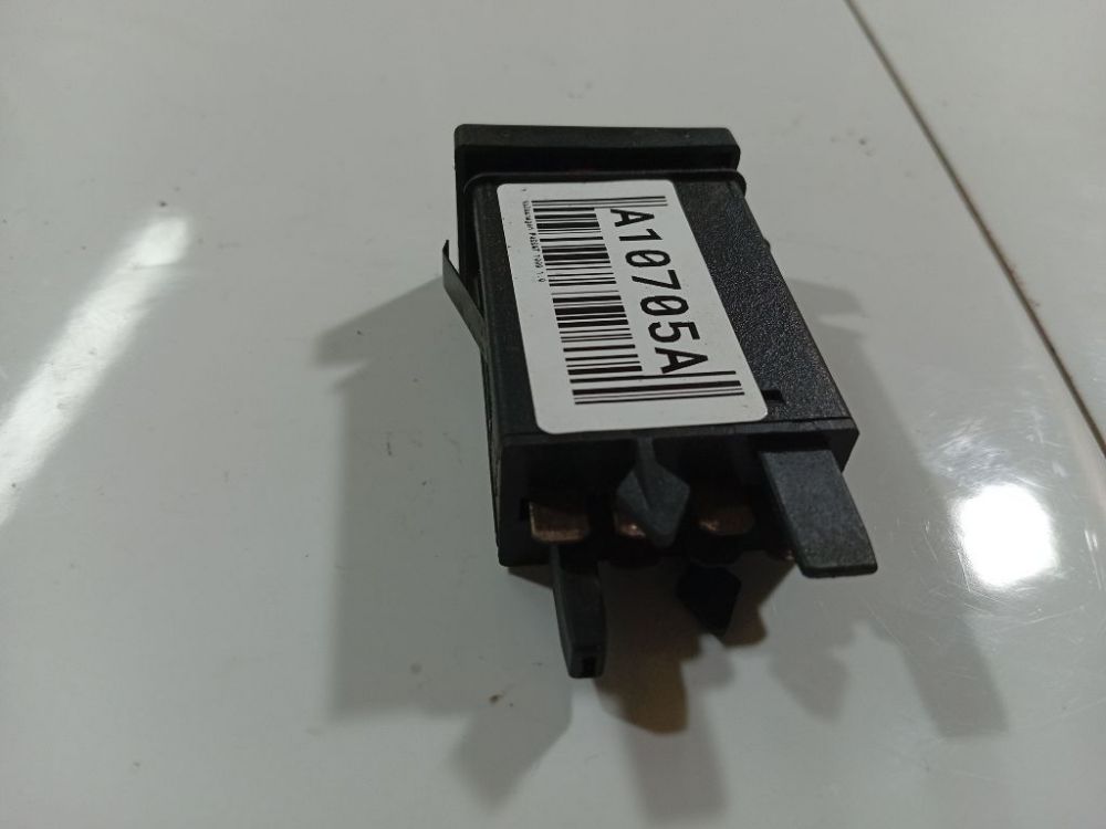 8D0941509C Volkswagen Passat 1999 Hazard switch - Thumbnail 2