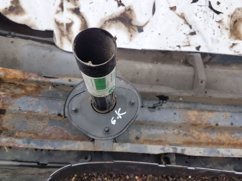 BMW 3-Series 2004 Uchwyt zderzaka - TYLNE LEWE