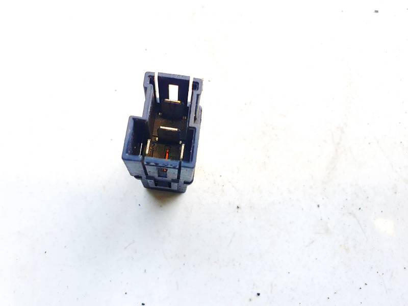 MB953382 Volvo V40 1998 Relay module - Thumbnail 3