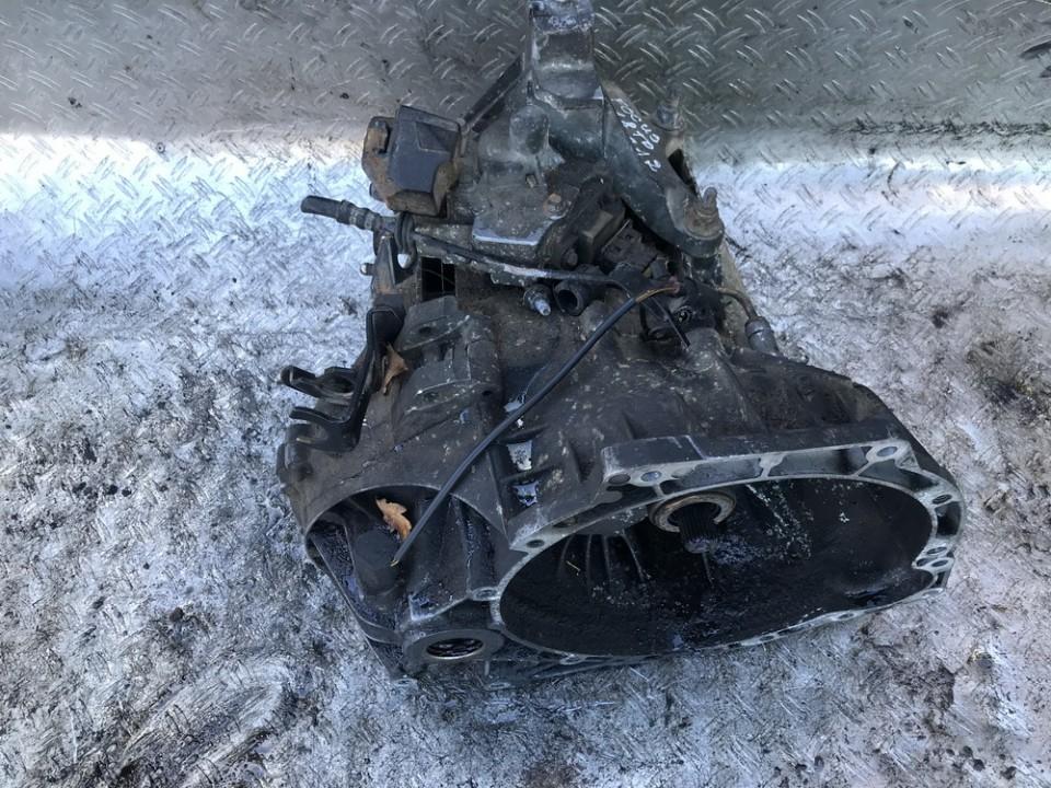 XS4R7F096CA Ford Focus 2000 Ātrumkārba