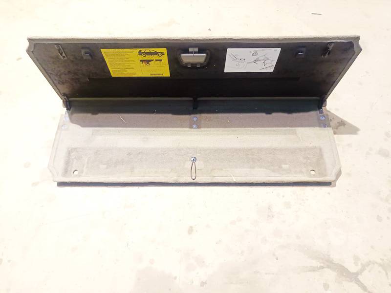 Volvo XC 90 2003 Wykończenie wnętrza bagażnika