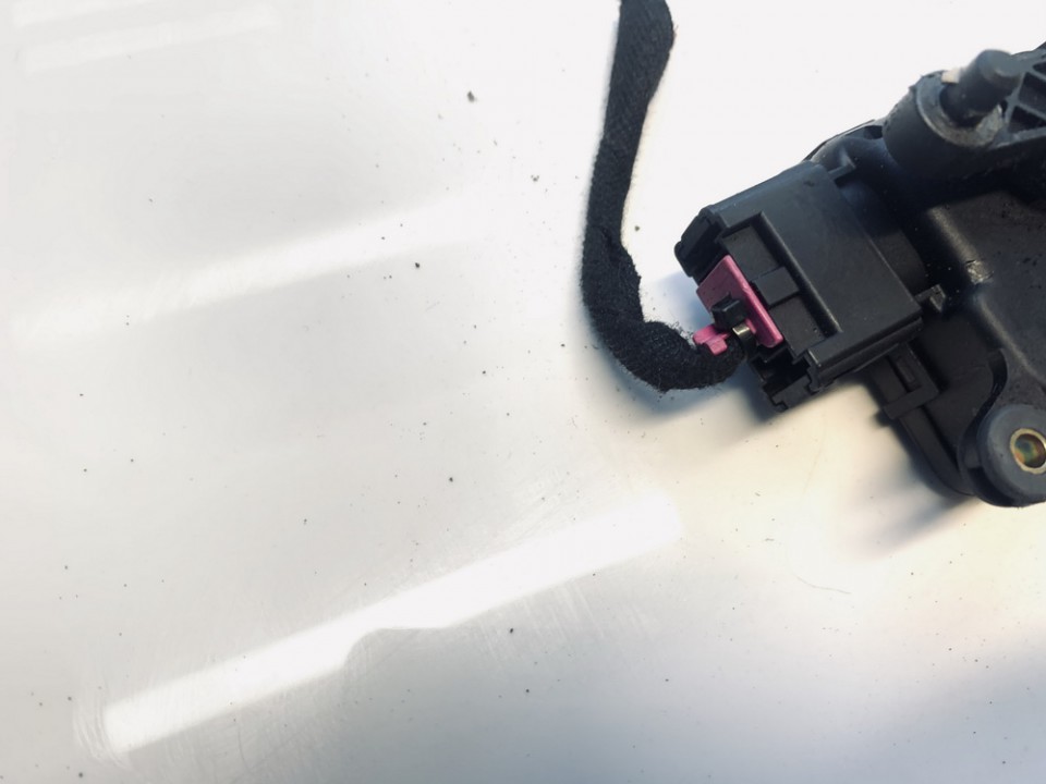 4B1820511D Audi A6 1997 Heater Vent Flap Control Actuator Motor - Thumbnail 3