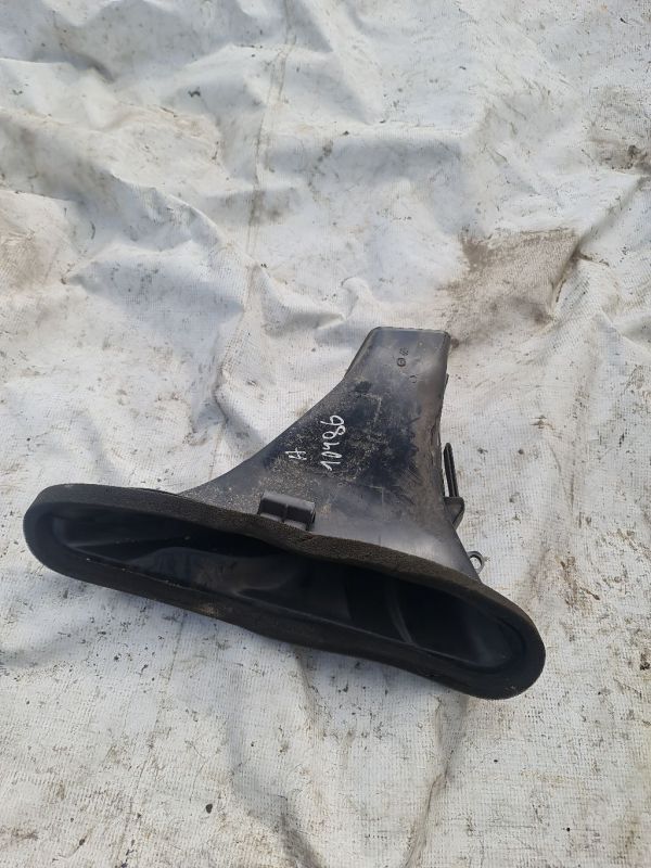 1J1819063A Volkswagen Golf 1999 Air Intake Panel