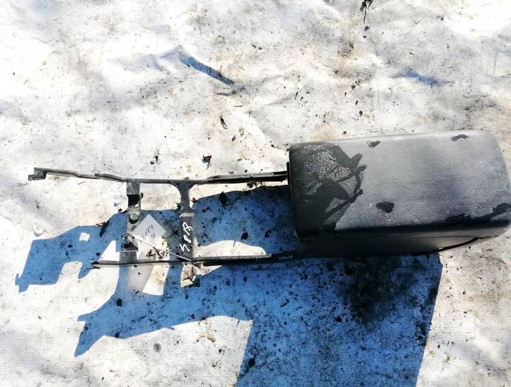 S22001820 Subaru Legacy 2002 Rokturis (elkoņa balsts)