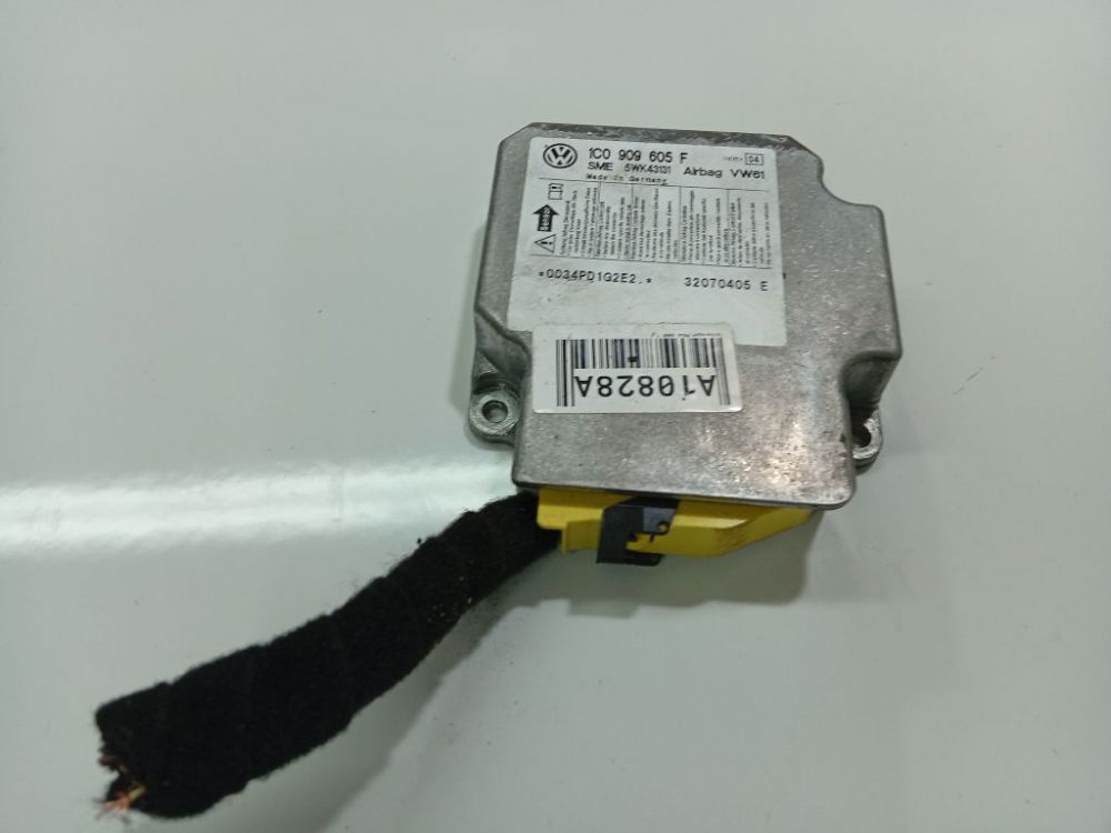 1C0909605F Volkswagen Polo 2008 Airbag crash sensors module