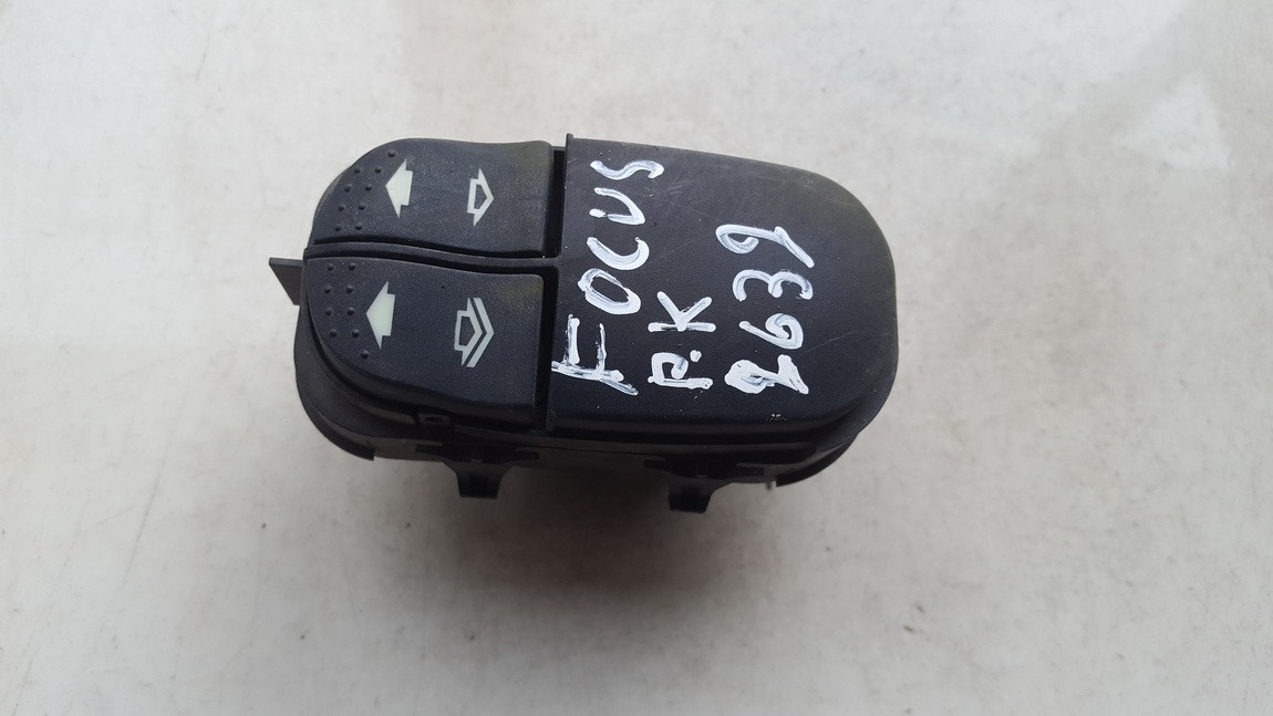 YS4T14529AA Ford Focus 2001 Power window control (Window Regulator-Window Switch)