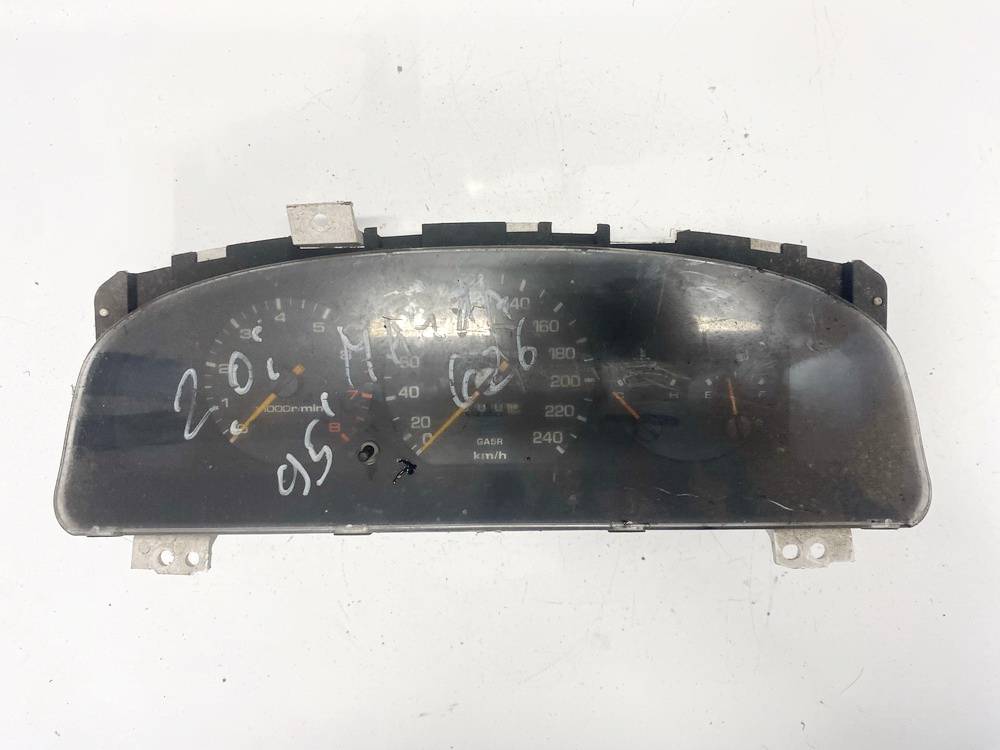 PLJ620001A Mazda 626 1996 Nopeusmittari – mittaristo