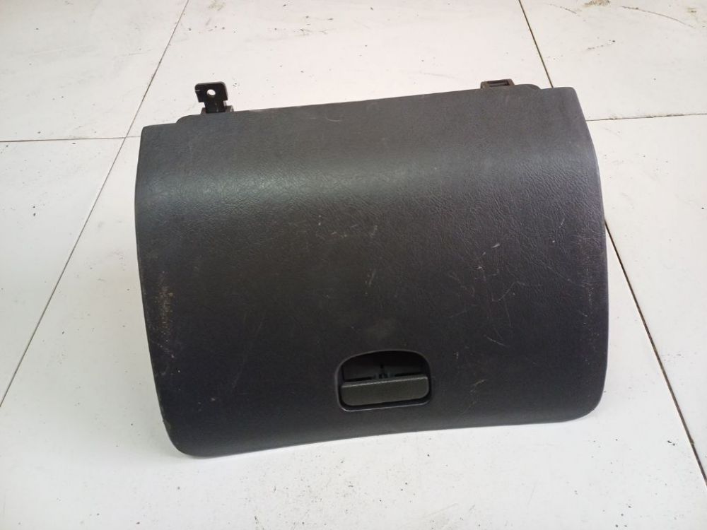 MR189217 Mitsubishi Colt 1996 Handschuhfach