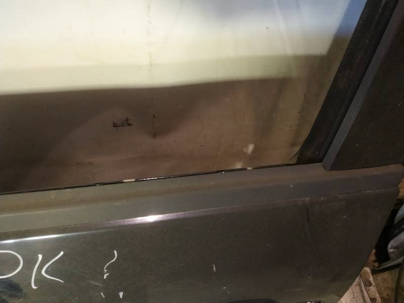 Volkswagen Passat 2000 Glass Trim Molding-weatherstripping - FRONT LEFT - Thumbnail 2