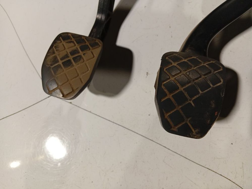 8D1721117E Audi A6 1997 Bremžu pedālis - Thumbnail 2