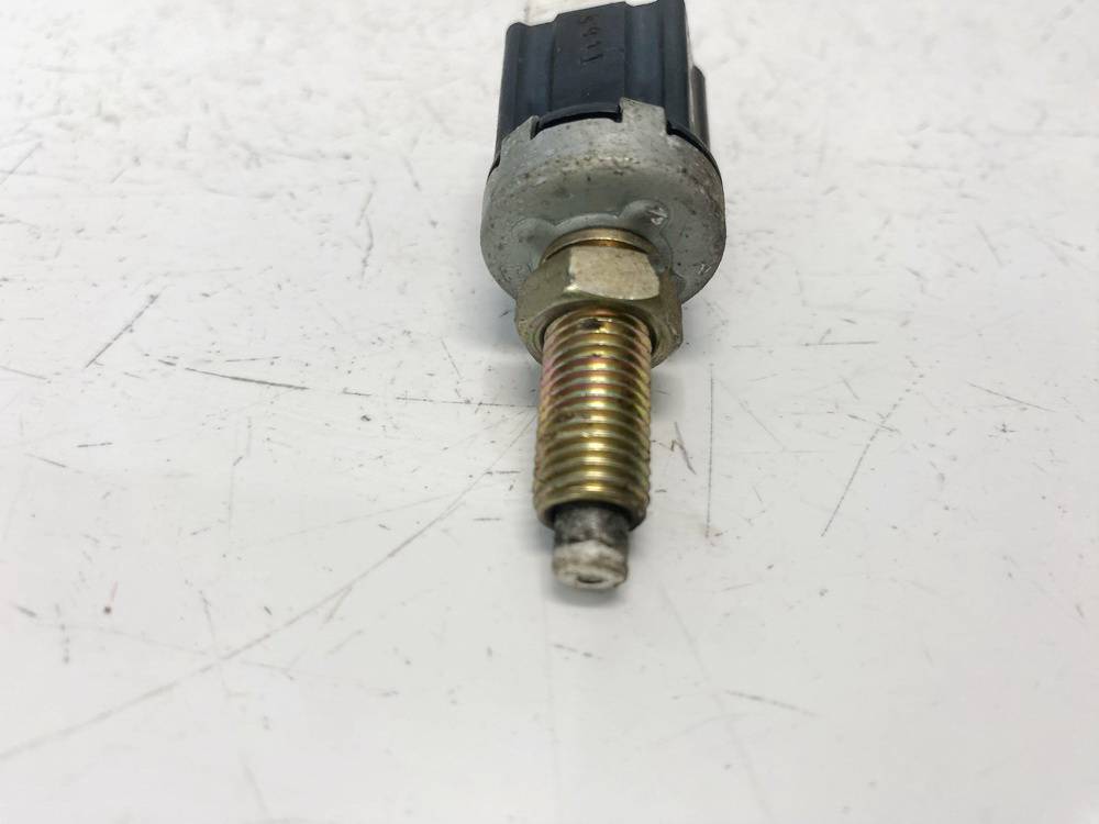 Toyota Yaris Verso 2000 Interruptor sensor del pedal de freno - Thumbnail 2