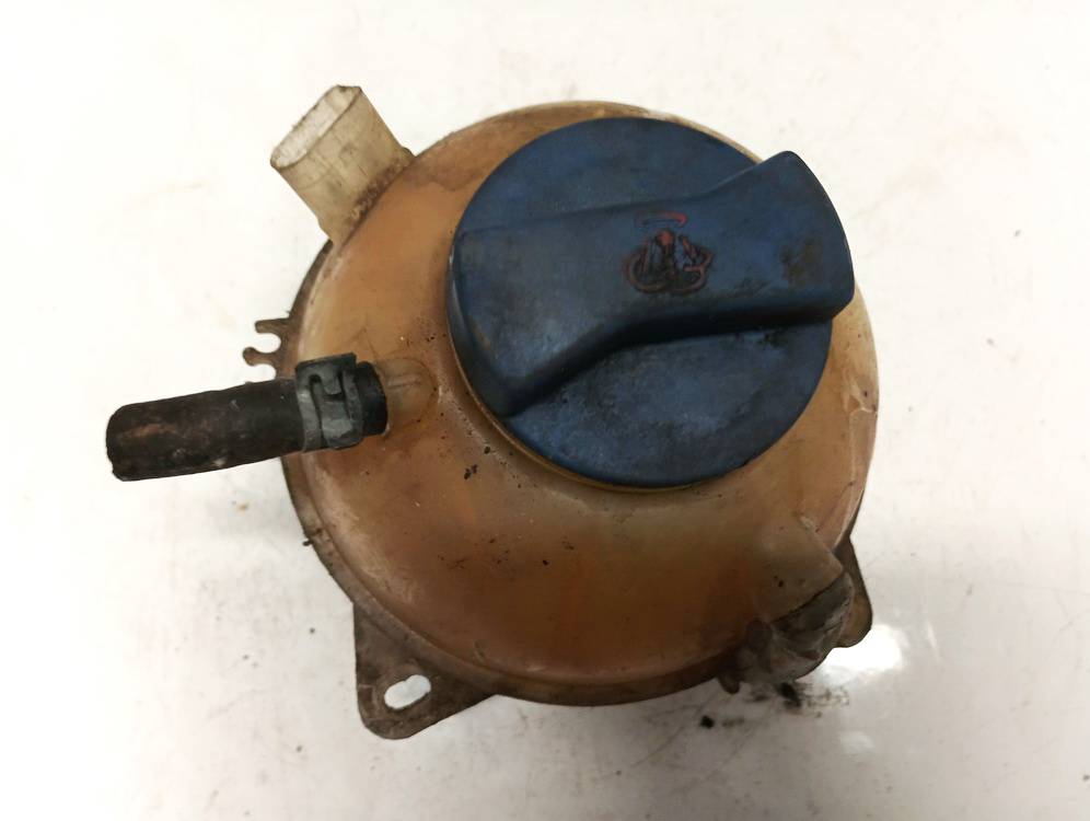 1J0121321B Volkswagen Passat 1999 Expansion Tank coolant (RADIATOR EXPANSION TANK BOTTLE )