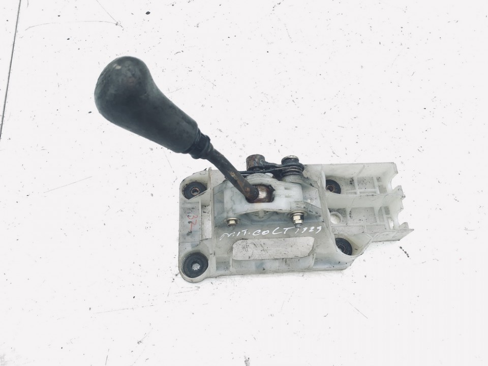 Mitsubishi Colt 1996 Begiu perjungimo kulisa mechanine