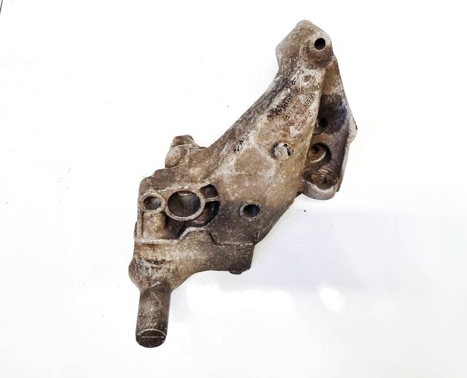 038199207J Volkswagen Golf 1998 Engine Mount Bracket and Gearbox Mount Bracket