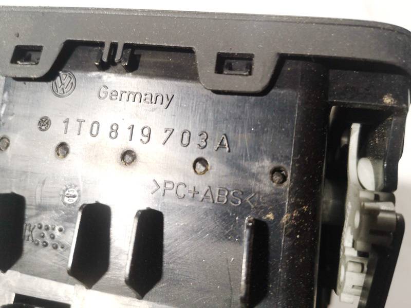 1T0819703A Volkswagen Touran 2003 Dash Vent (Air Vent Grille) - Thumbnail 3