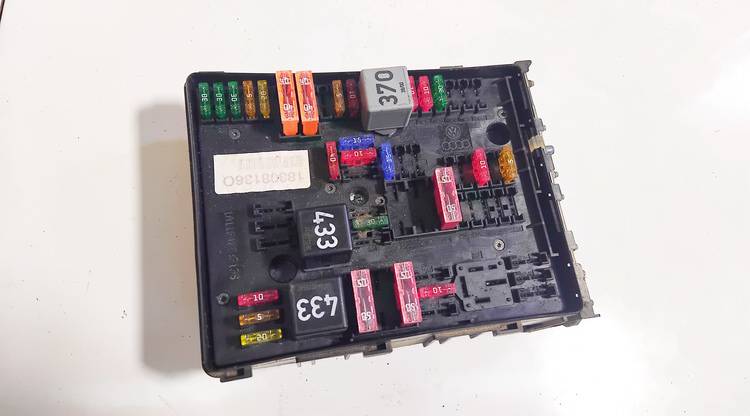 1K0937124K Volkswagen Golf Plus 2005 Fuse box