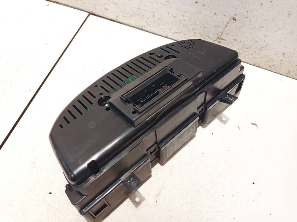 A2C53194181 Volkswagen Passat 2006 Speedometers - Cockpit - Speedo Clocks Instrument - Thumbnail 2