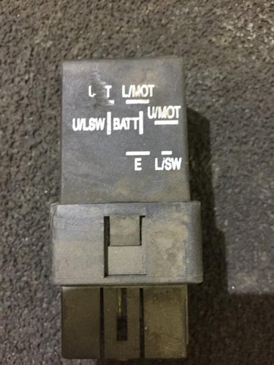 MR228120 Mitsubishi Carisma 1998 Relay module