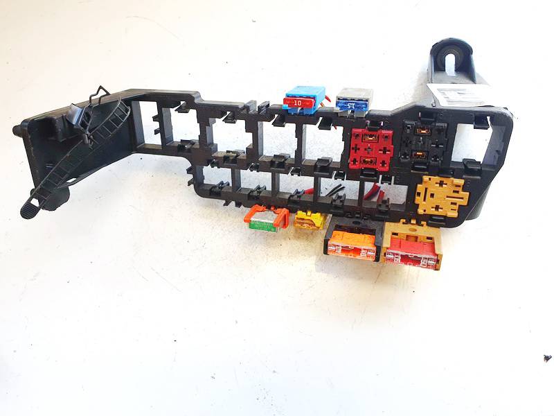 8D1937545 Volkswagen Passat 2005 Boîte à fusibles - Thumbnail 2