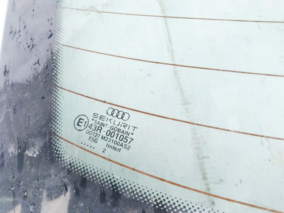 Audi A4 2002 verre arrière - Thumbnail 2