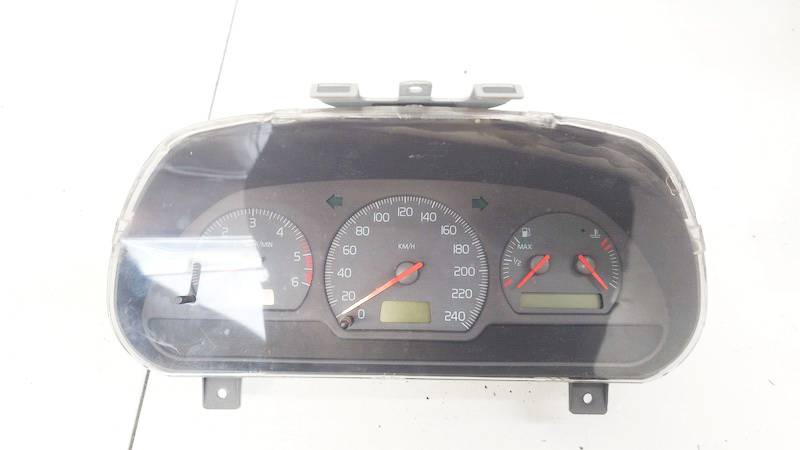 30889706 Volvo V40 2001 Spidometras - prietaisu skydelis