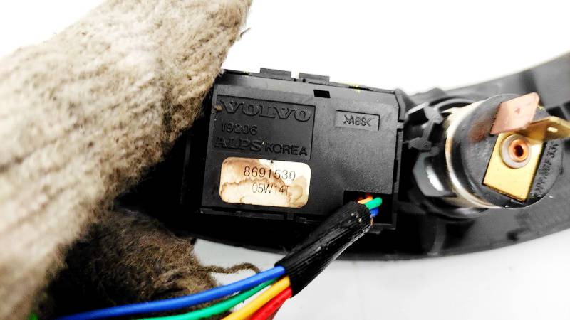 8691530 Volvo V50 2007 Traction control switch button (ASR Switch Anti-slip regulation) - Thumbnail 3