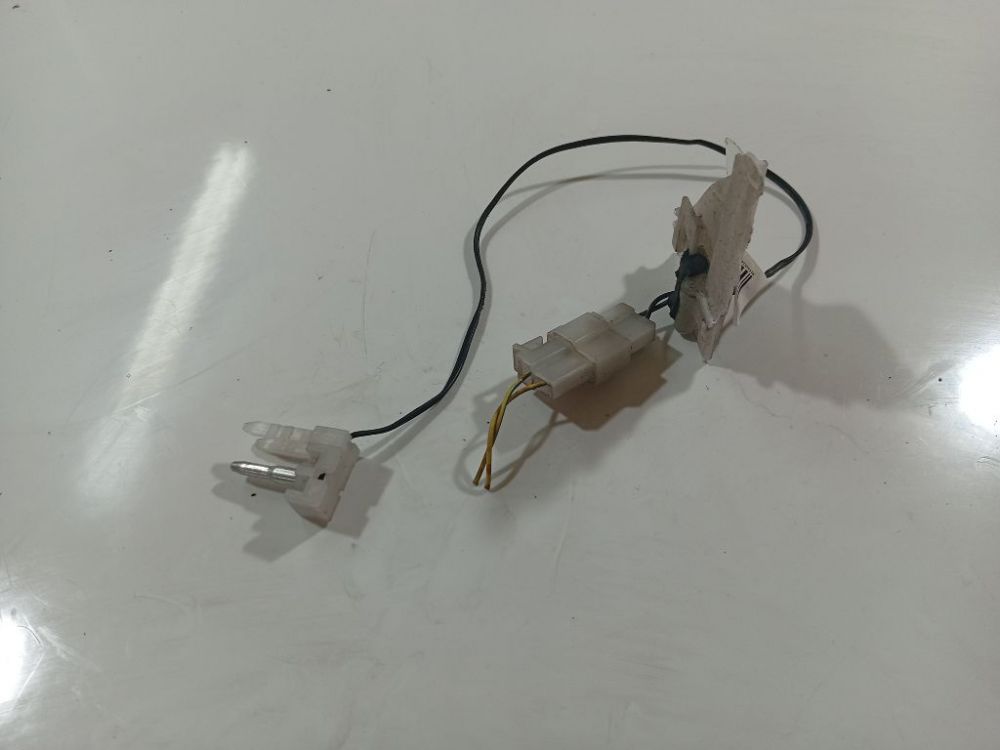 Mitsubishi Lancer 2008 Lauko temperaturos daviklis - Thumbnail 3