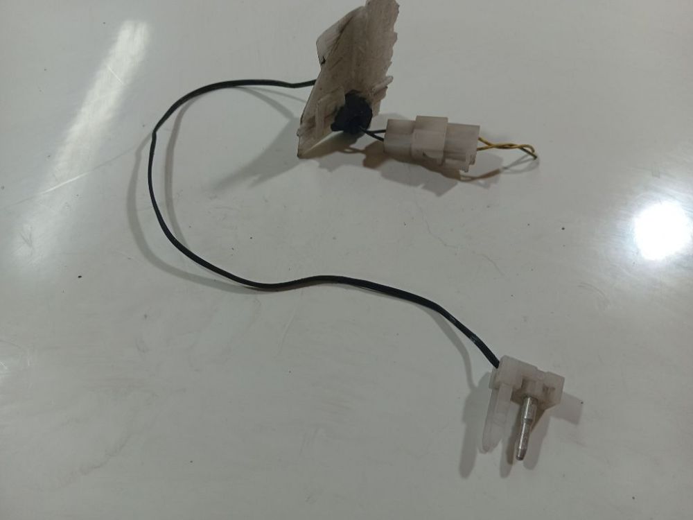 Mitsubishi Lancer 2008 Lauko temperaturos daviklis - Thumbnail 4