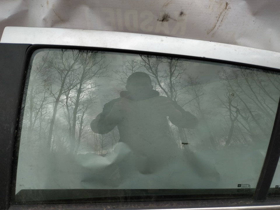 Opel Astra 2004 Door-Drop Glass - REAR LEFT