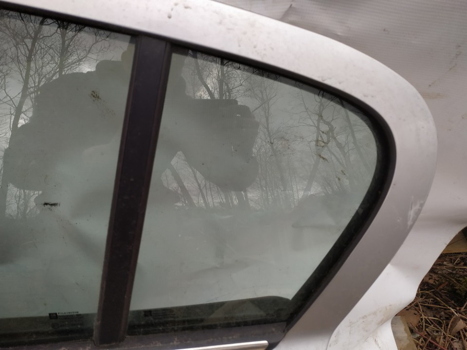 Opel Astra 2004 Quarter glass - REAR LEFT