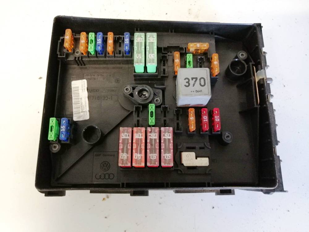 1K0937125A Skoda Octavia 2006 Fuse box