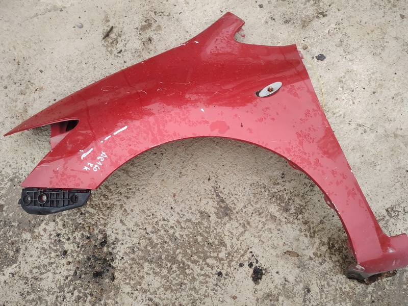 RAUDONAS Toyota Auris 2008 Sparnas P.K.