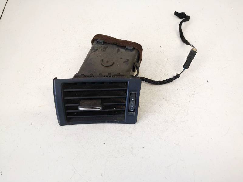 8E0820901F Audi A4 2004 Salona gaisa restes