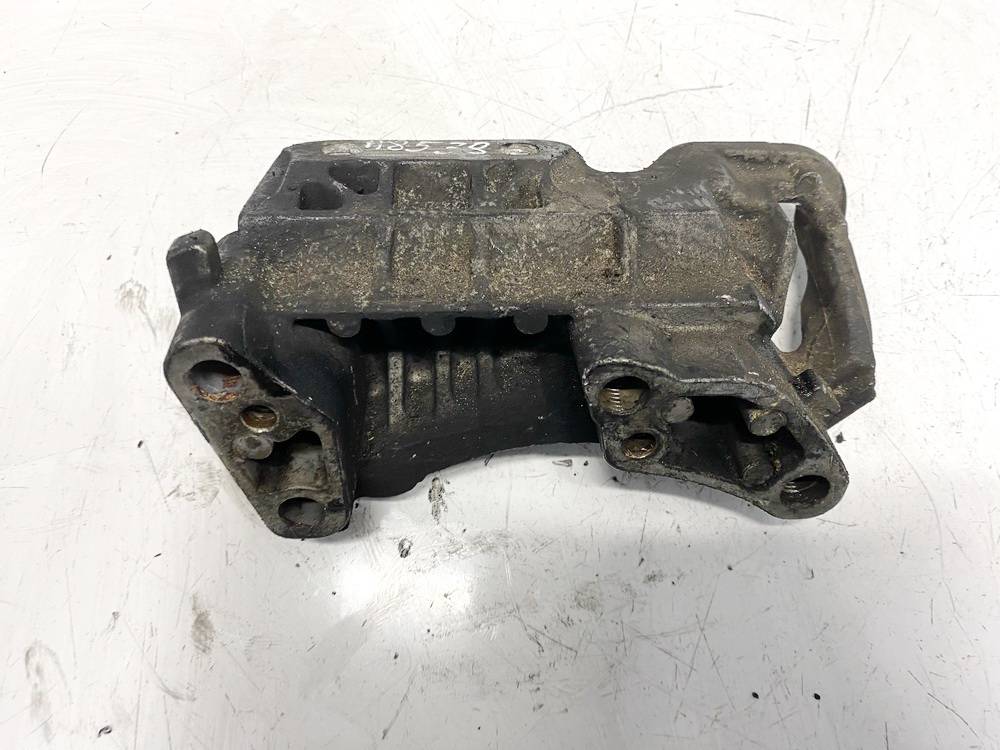 Volvo S60 2003 Engine Mount Bracket and Gearbox Mount Bracket