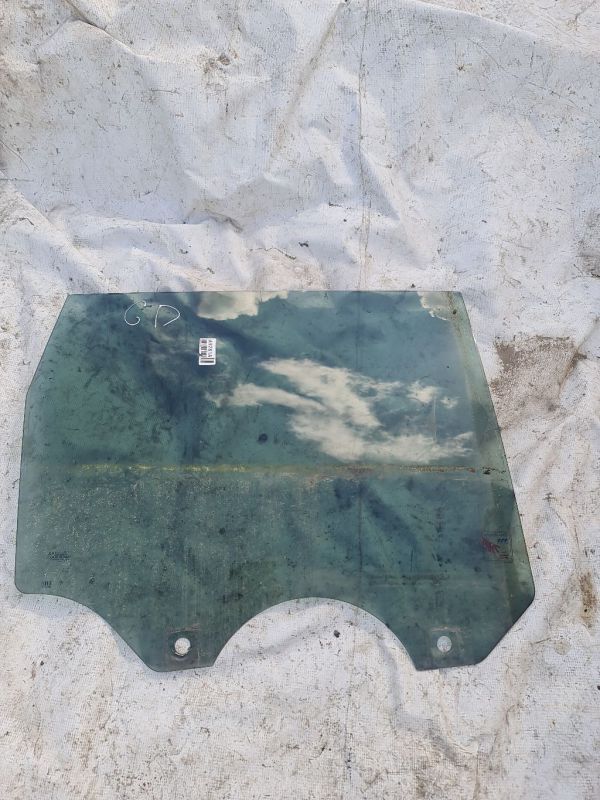 438000023 Porsche Cayenne 2006 Oven lasi - TAKANA OIKEALLA