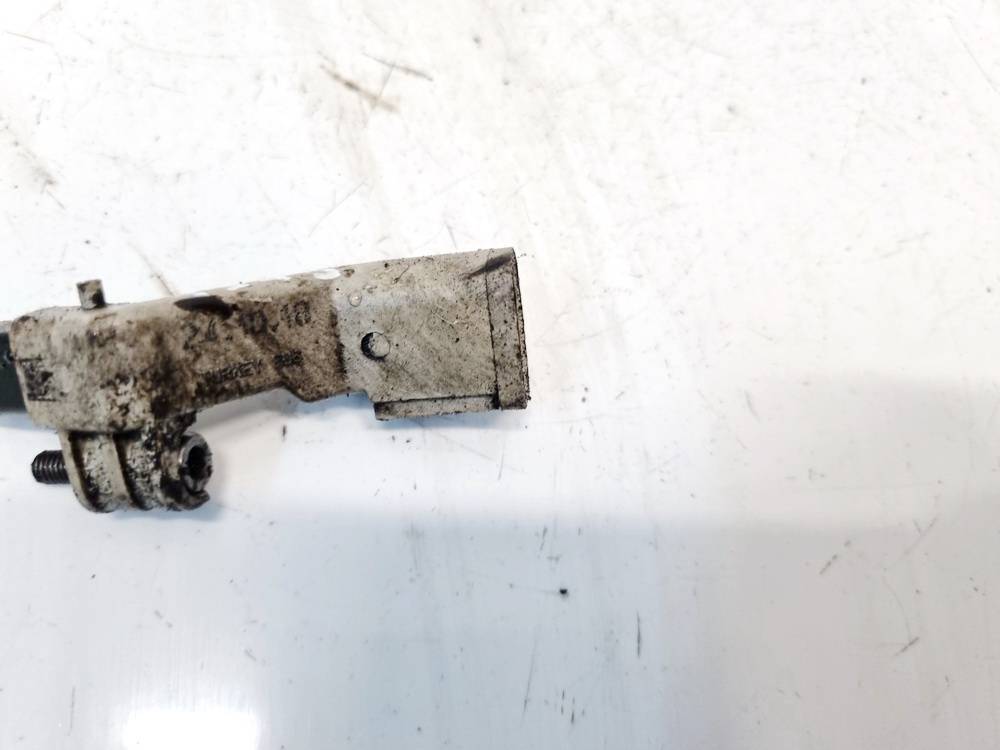 045906433A Volkswagen Caddy 2007 Apatinis holo daviklis - Thumbnail 3