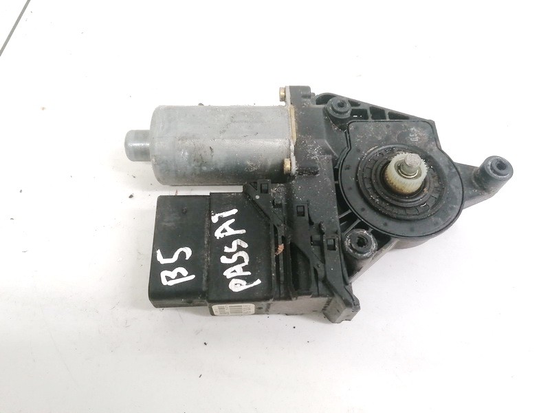 9776105407301 Volkswagen Passat 1999 Window Motor - REAR RIGHT