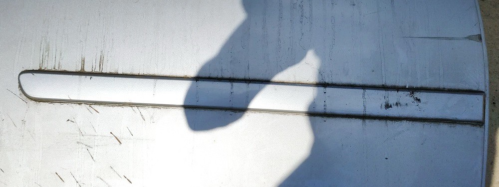 Opel Corsa 2005 Etuoven lista (muoto) - TAKANA OIKEALLA