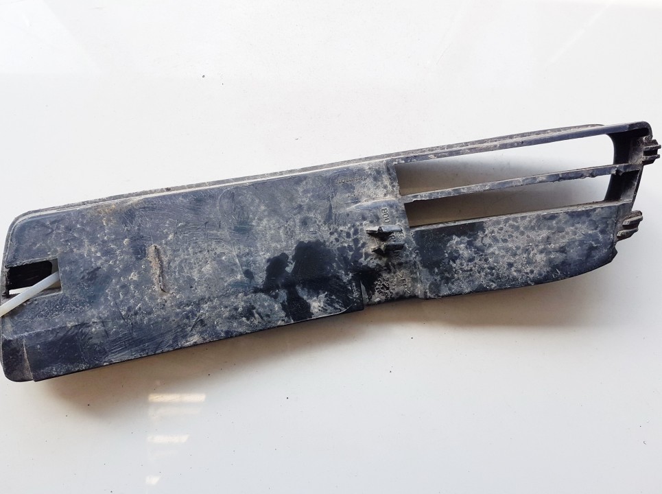 8D0807346B Audi A4 1995 Bumper Grille - FRONT RIGHT - Thumbnail 2