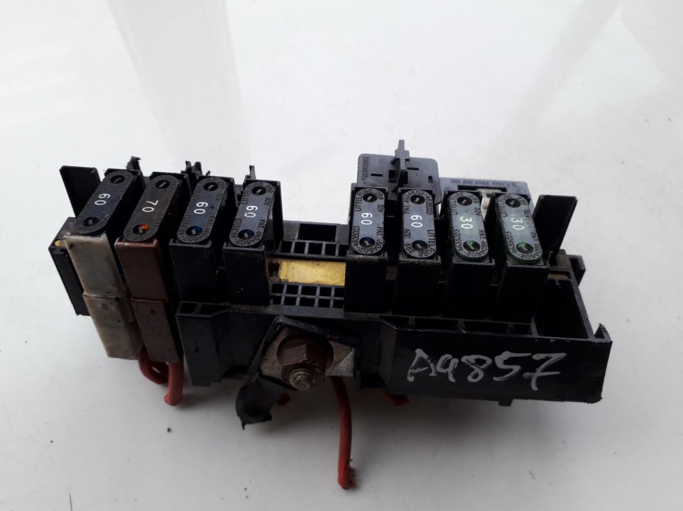 7703397138 Renault Safrane 1998 Fuse box