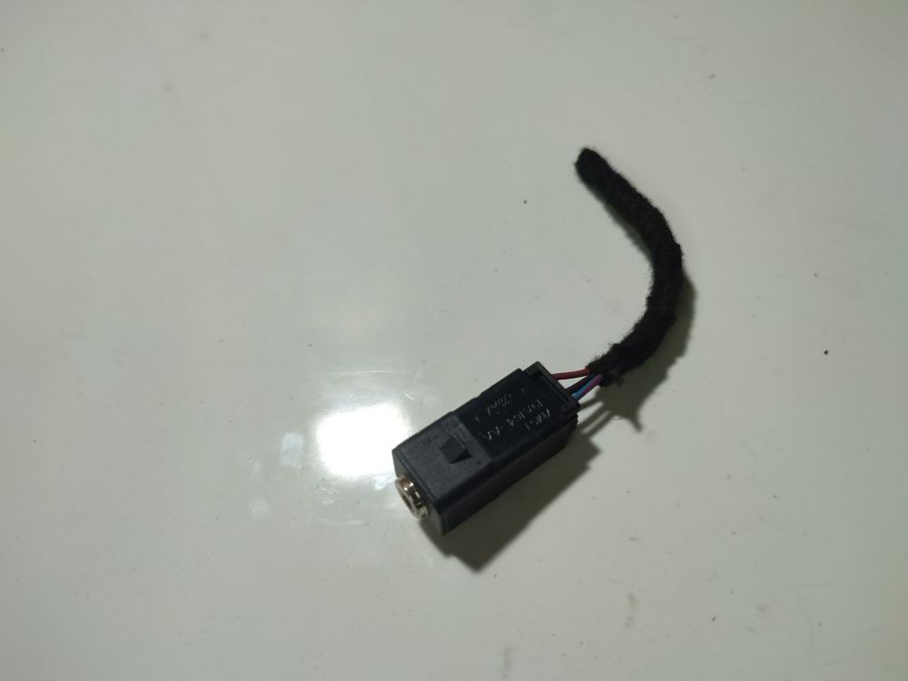 7M5T19A164AA Ford C-MAX 2012 USB-AUX-Ipod jungtys - Thumbnail 3