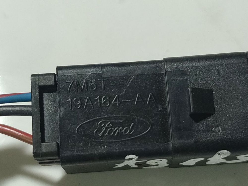 7M5T19A164AA Ford C-MAX 2012 USB-AUX-Ipod jungtys - Thumbnail 4