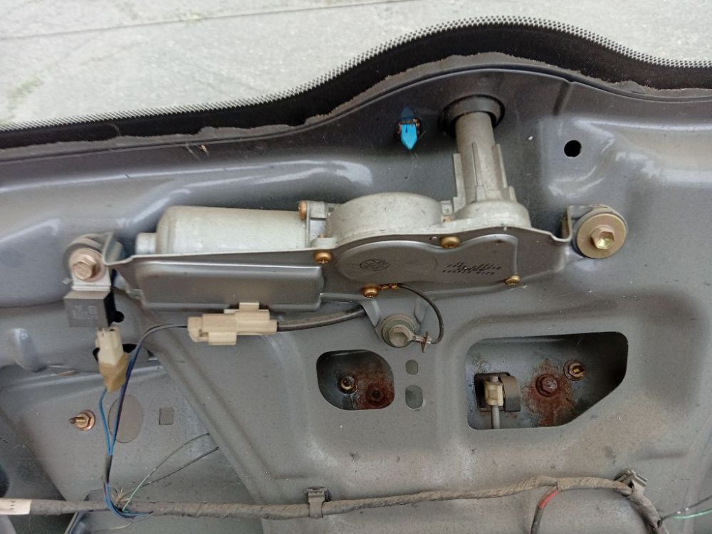 G21B67450A Mazda 6 2003 Galinio lango valytuvu varikliukas G.