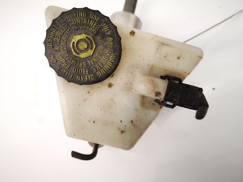 a2024300202 used Brake Master Cylinder Reservoir MercedesBenz ECLASS