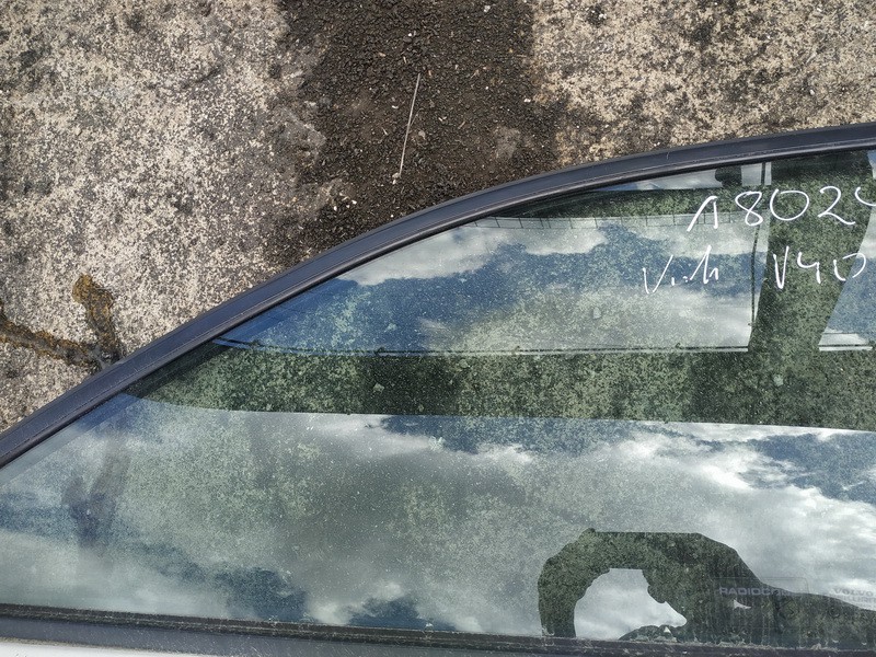 Volvo V40 1997 vitre de porte avant Gauche
