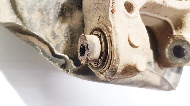 Volkswagen Passat 2006 Steering Knuckle - REAR LEFT - Thumbnail 3