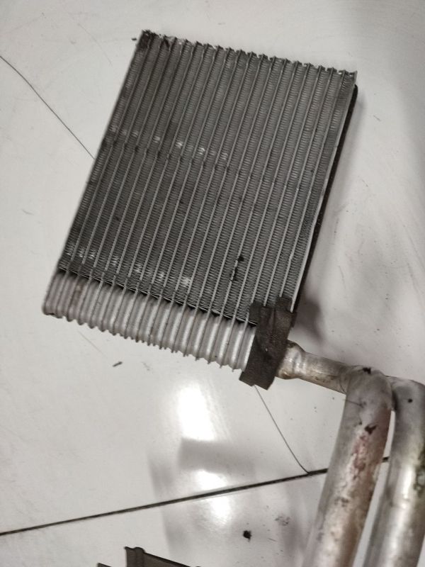 Ford Grand C-Max 2011 Condenseur de climatisation - Thumbnail 3