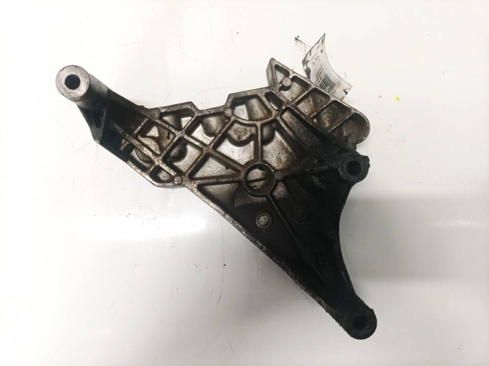03G199207F Volkswagen Golf 2005 Engine Mount Bracket and Gearbox Mount Bracket