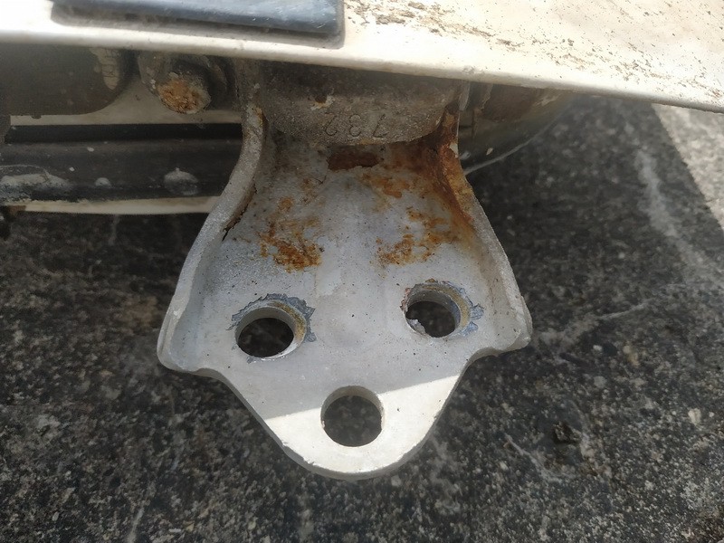 Volvo V40 1997 Charnière de porte avant